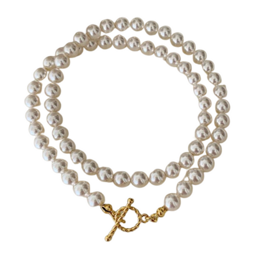 The Stringed Pearl Necklace