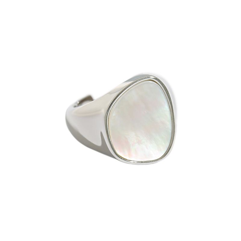 The Round Shell Ring