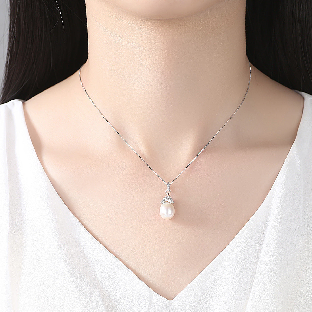 The Dewdrop Pearl Pendant