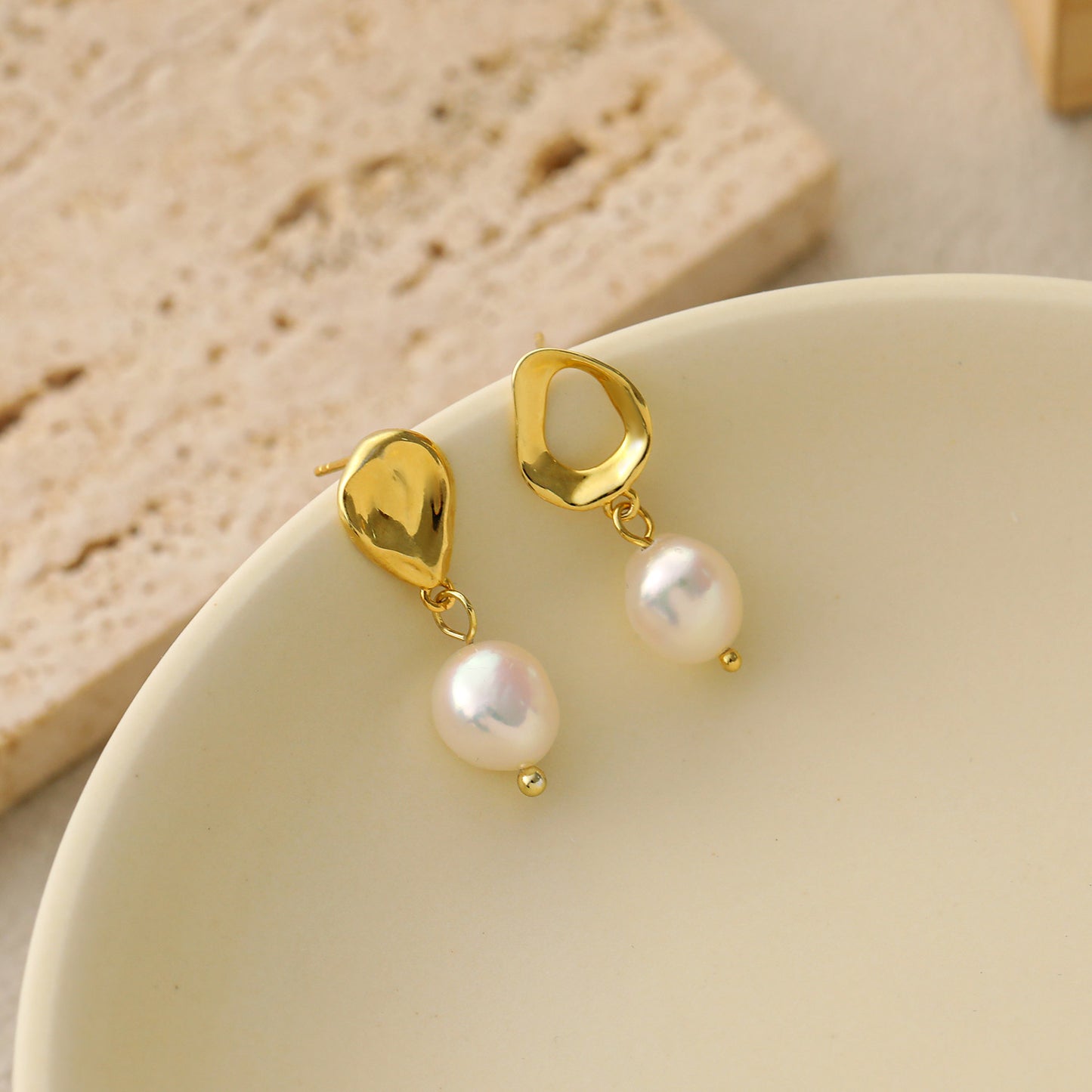 The Baroque Dangling Pearl Earrings